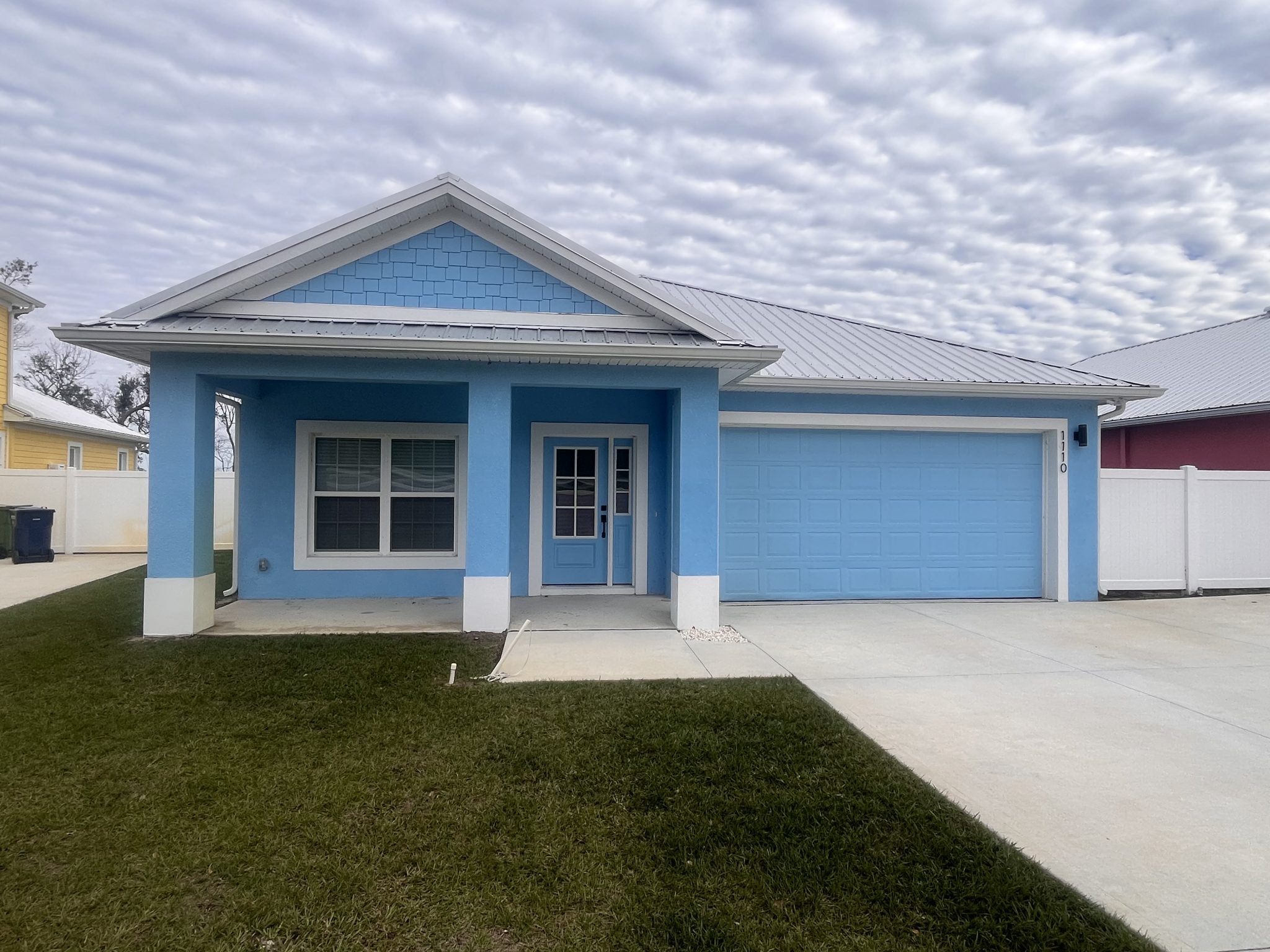 1110EW Exterior Photo