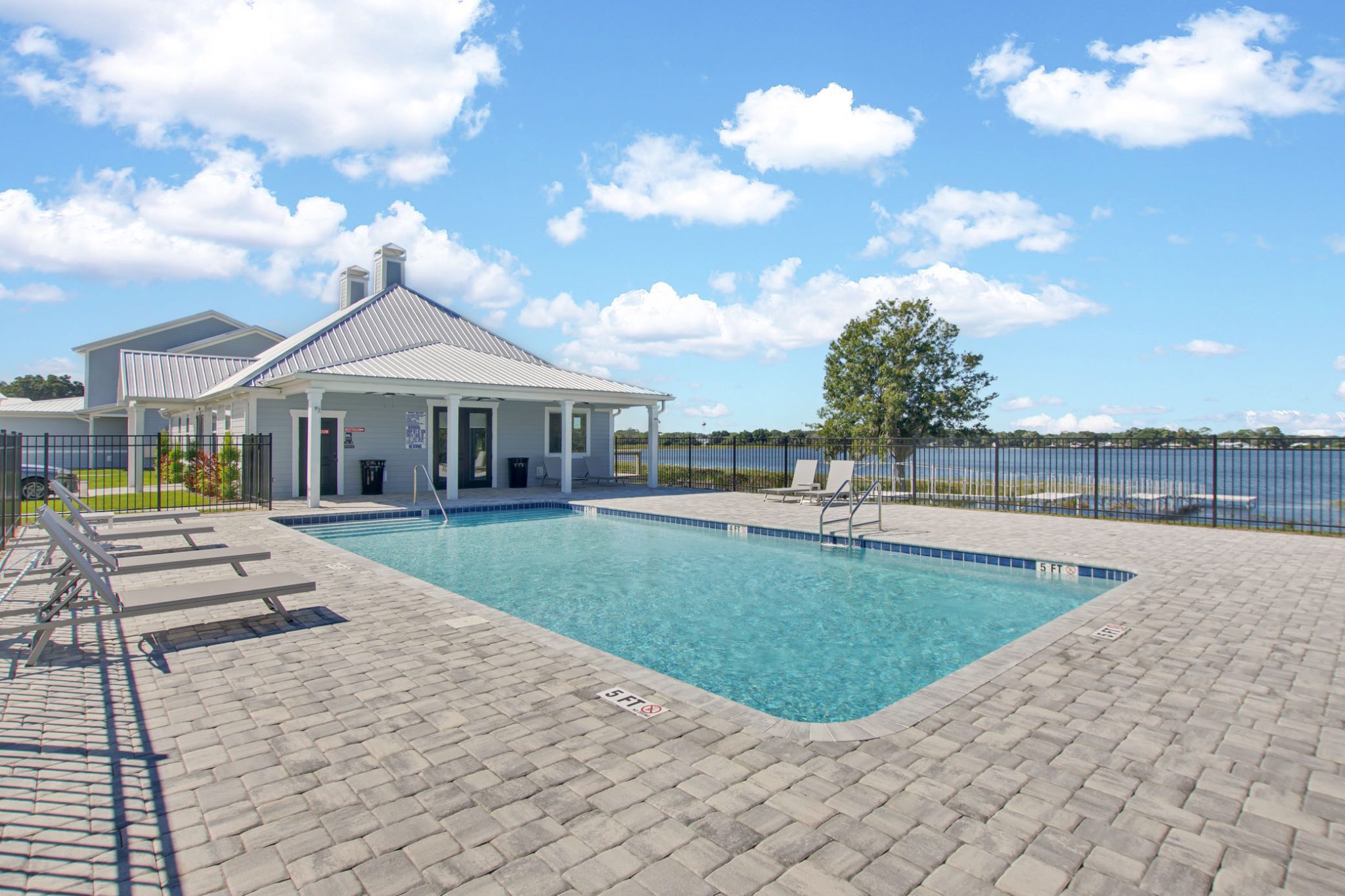 Community-2401-21st-st-nw-winterhaven-009